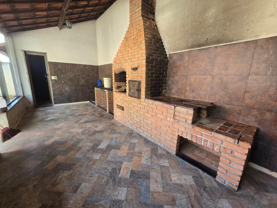 Casa, Trevo, 4 Quartos, 3 Vagas, 1 Suíte