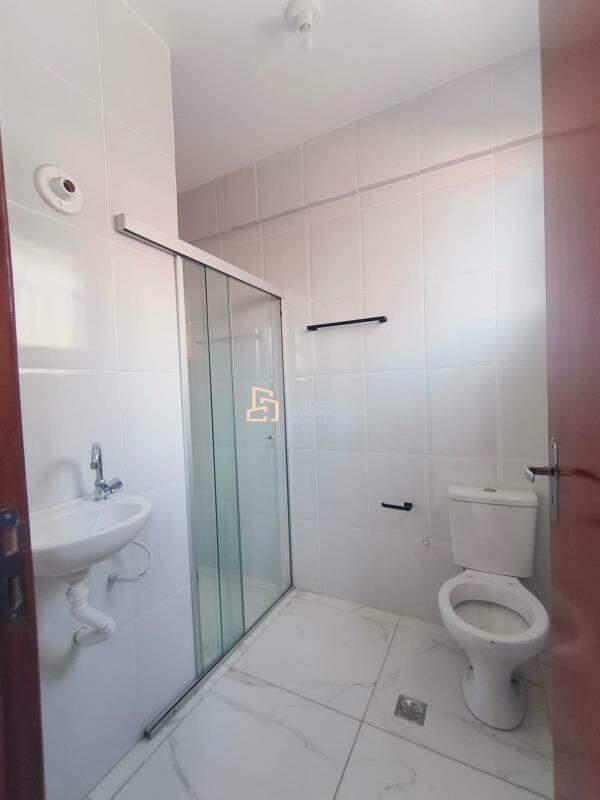 Casa, Barreiro, 2 Quartos, 1 Vaga, 2 Suítes