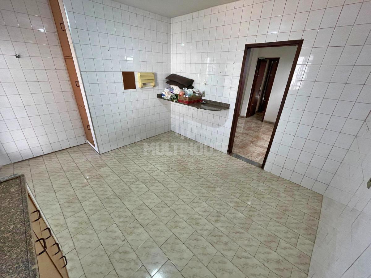 Casa, Jardim Leblon, 3 Quartos, 4 Vagas, 1 Suíte