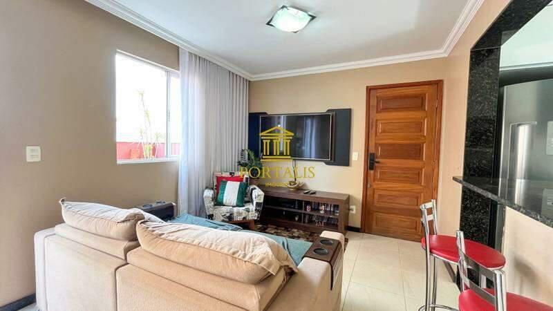 Apartamento, Sagrada Família, 3 Quartos, 2 Vagas, 1 Suíte