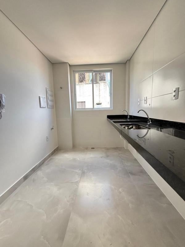 Apartamento, Sagrada Família, 2 Quartos, 2 Vagas, 1 Suíte