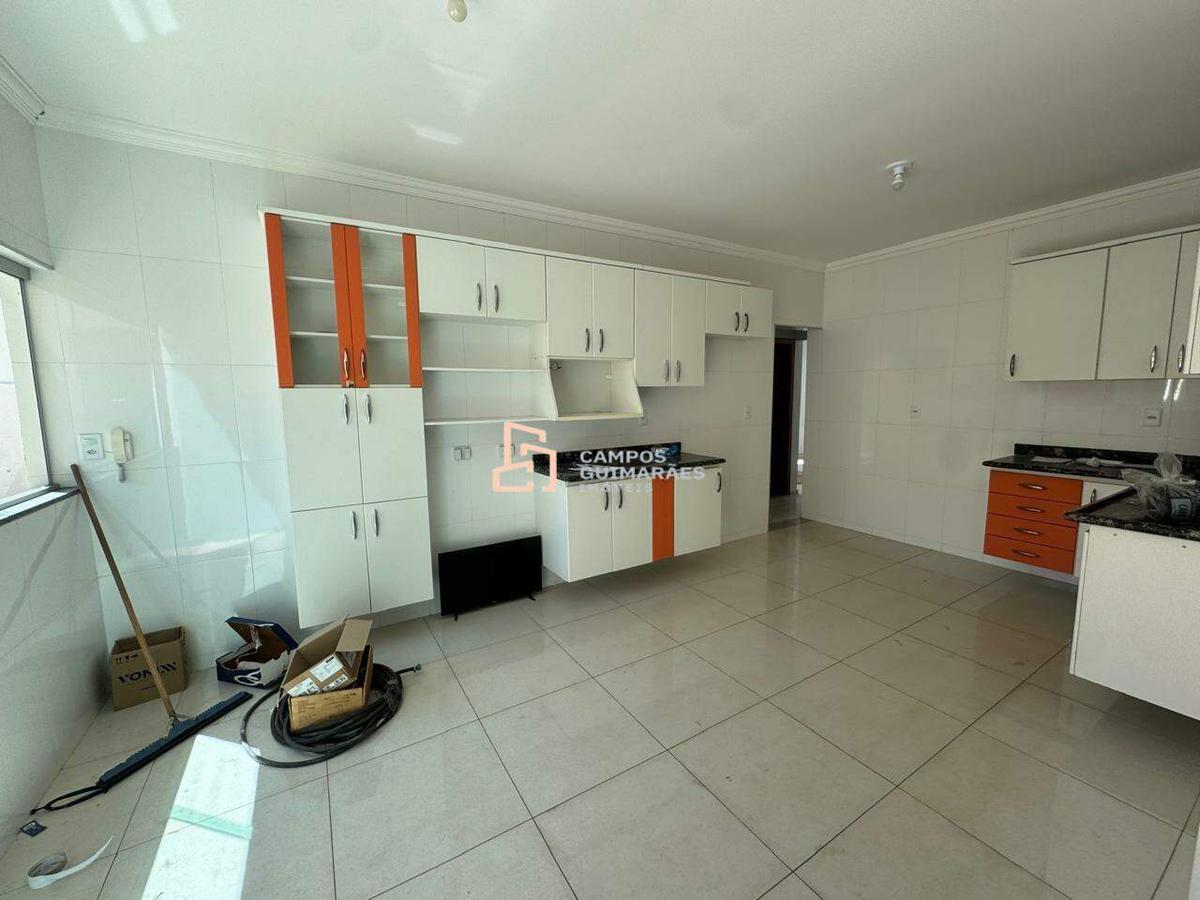Casa, Milionários, 4 Quartos, 6 Vagas, 1 Suíte