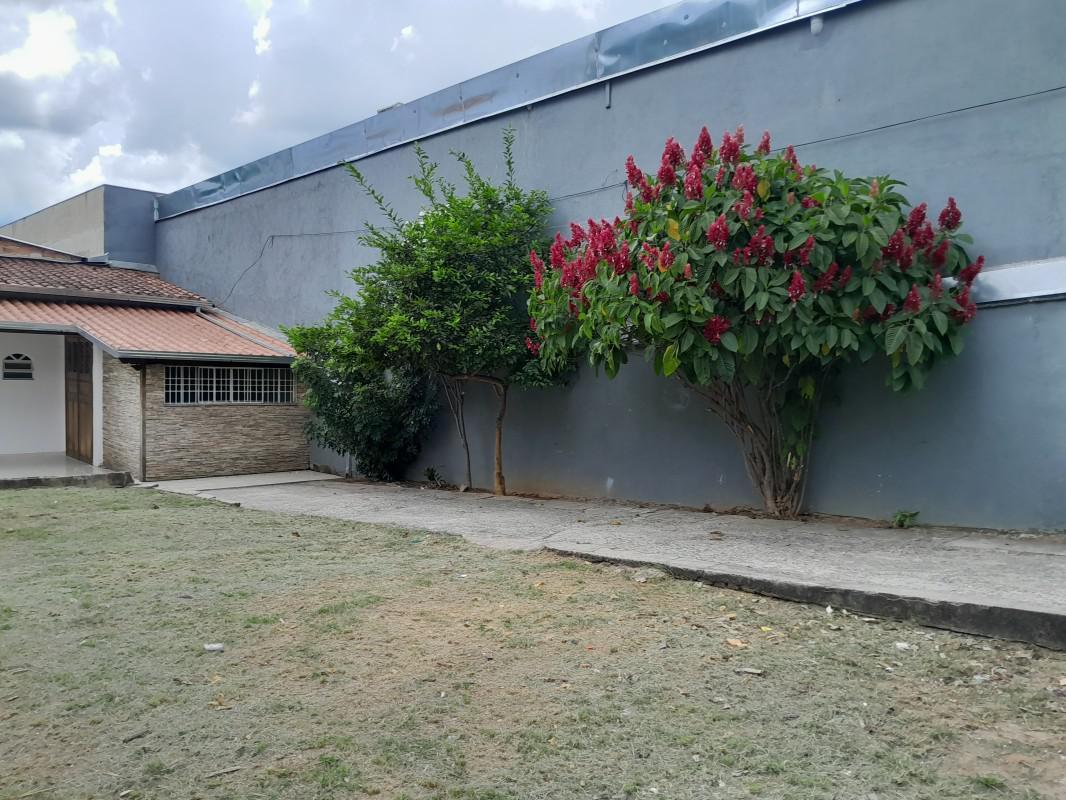 Casa Comercial, Floramar, 2 Quartos, 10 Vagas