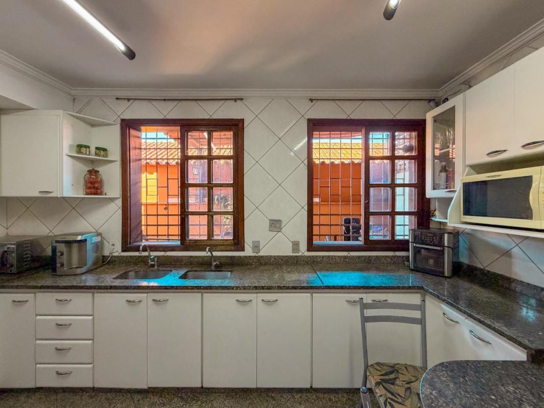 Casa, Alto dos Pinheiros, 4 Quartos, 4 Vagas, 1 Suíte
