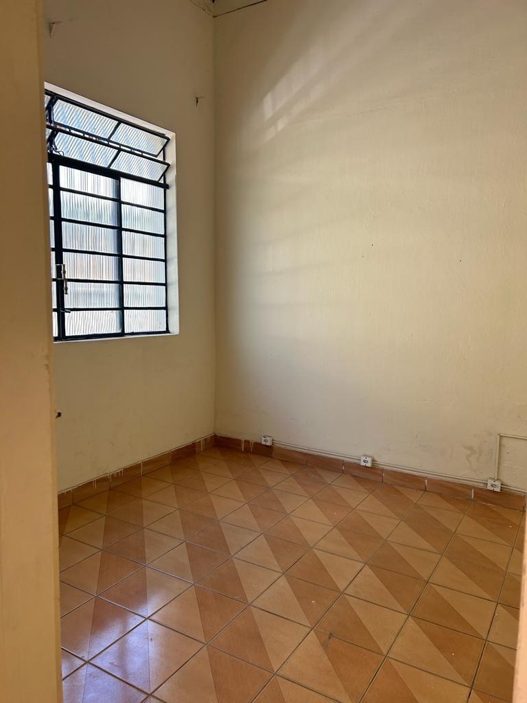 Casa, Centro, 4 Quartos, 0 Vaga