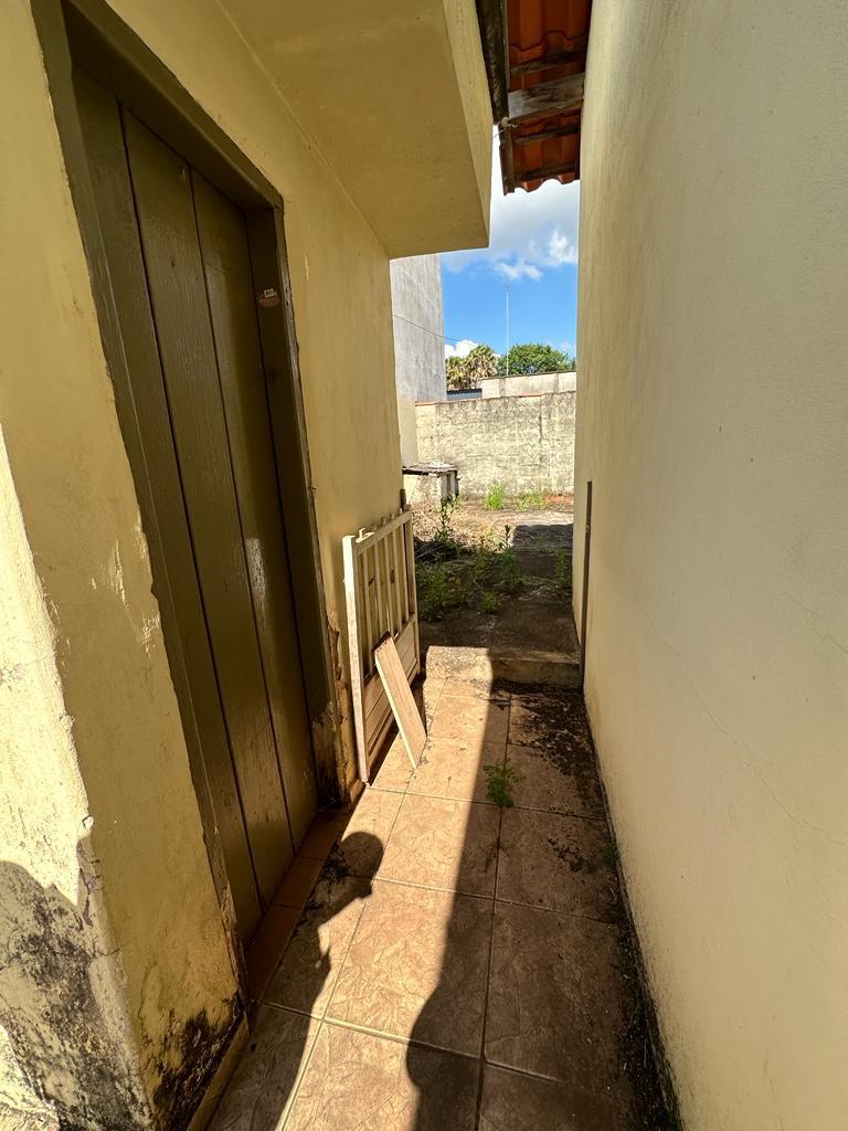 Casa, Centro, 4 Quartos, 0 Vaga