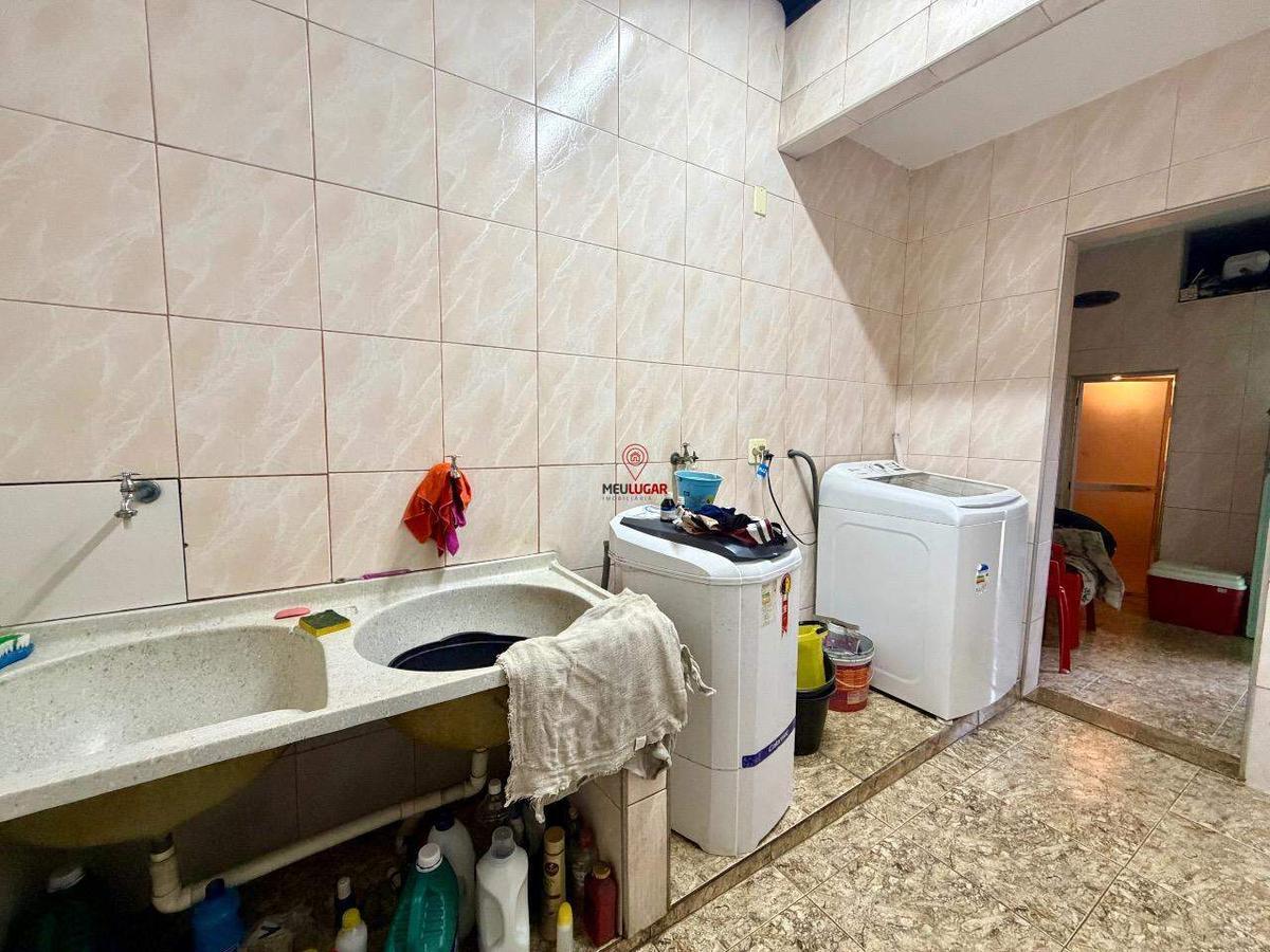 Casa, Tirol, 3 Quartos, 2 Vagas, 1 Suíte