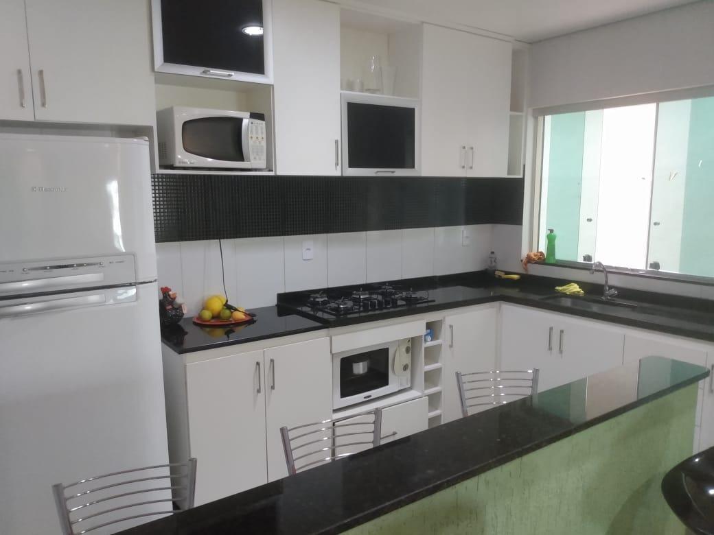Casa, Letícia, 3 Quartos, 3 Vagas, 1 Suíte