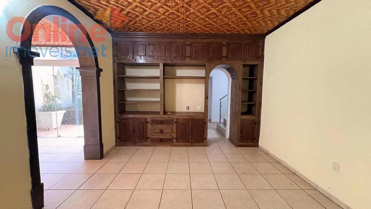 Casa, Vila Paris, 4 Quartos, 0 Vaga, 2 Suítes