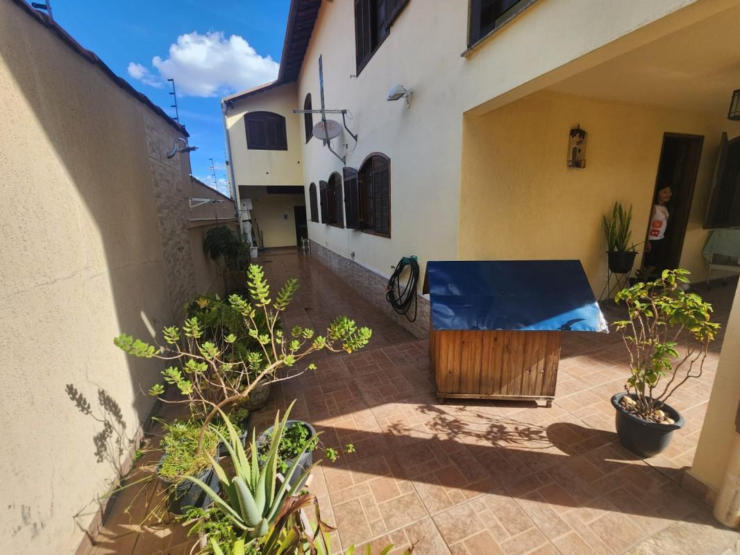 Casa, Alípio de Melo, 6 Quartos, 6 Vagas, 2 Suítes