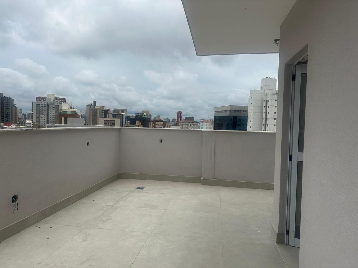 Cobertura, Funcionários, 2 Quartos, 2 Vagas, 2 Suítes