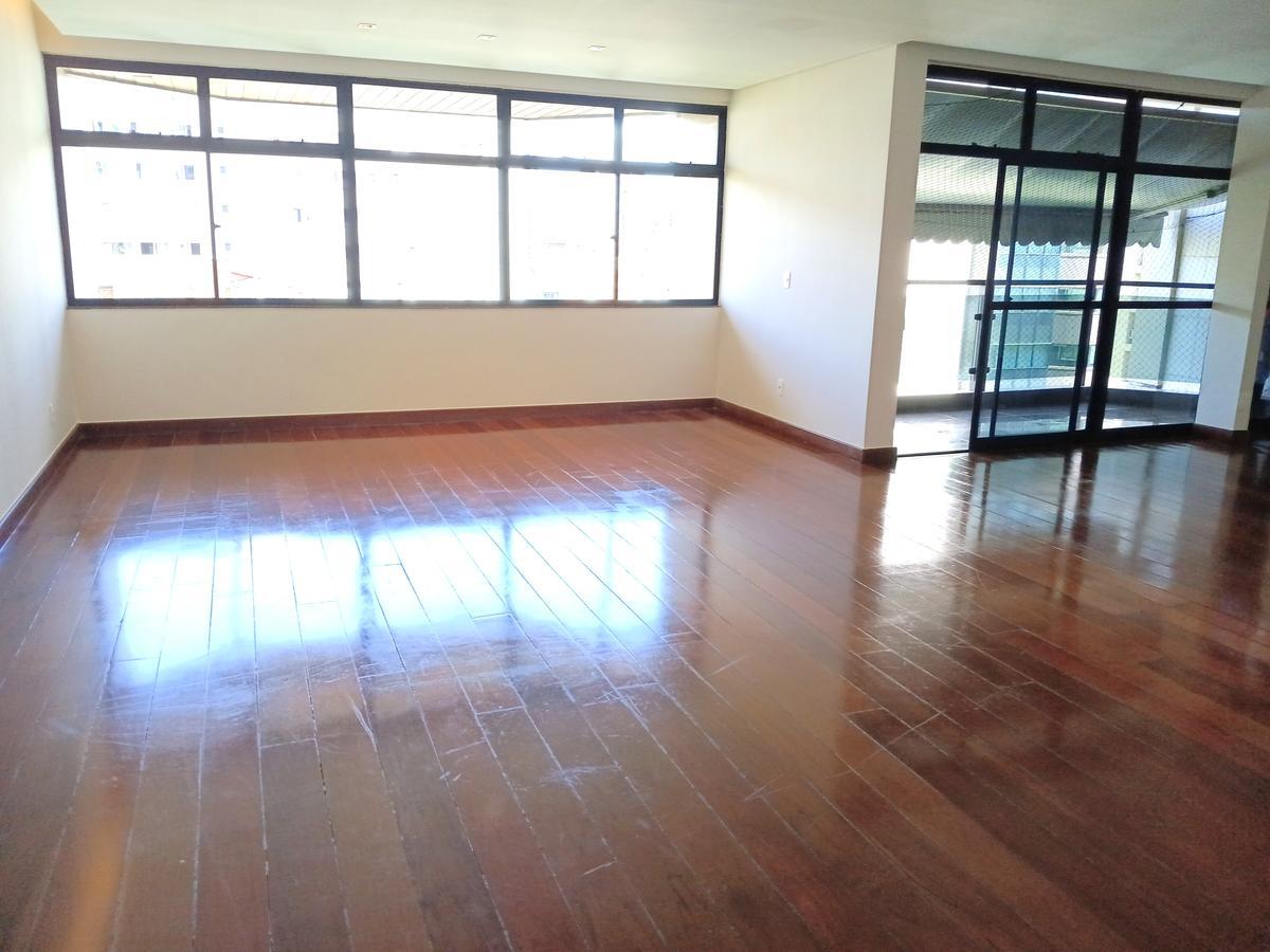 Apartamento, Funcionários, 4 Quartos, 4 Vagas, 2 Suítes