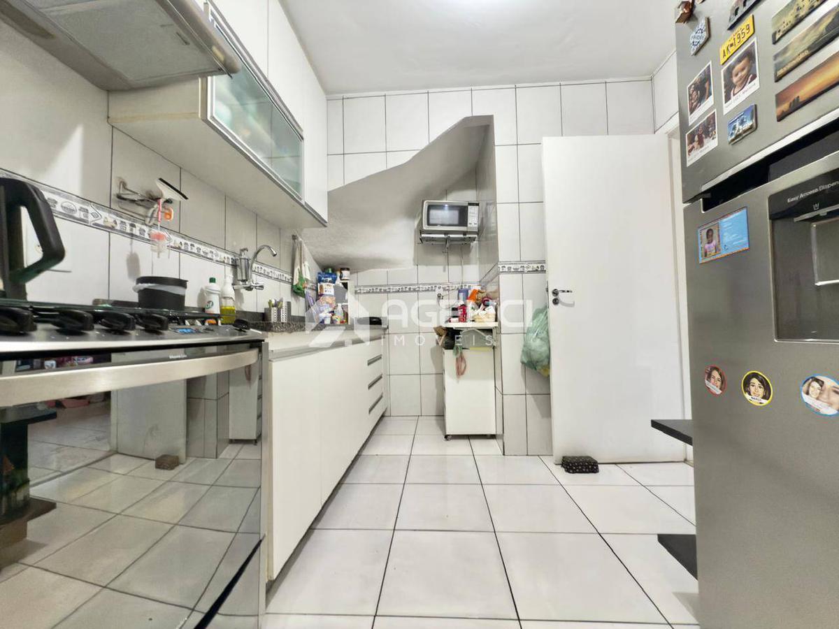 Casa, Cabral, 3 Quartos, 0 Vaga, 1 Suíte