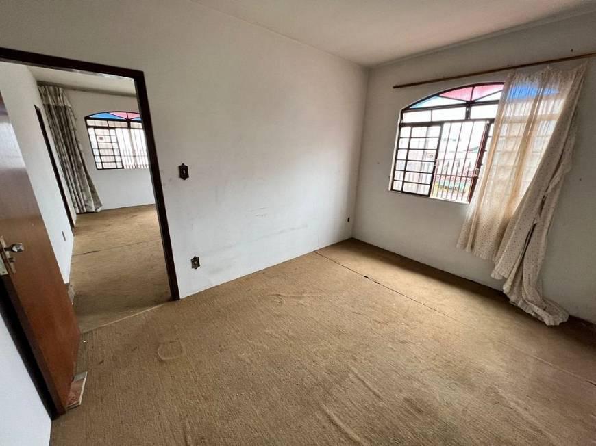 Casa, Castelo, 5 Quartos, 6 Vagas, 2 Suítes