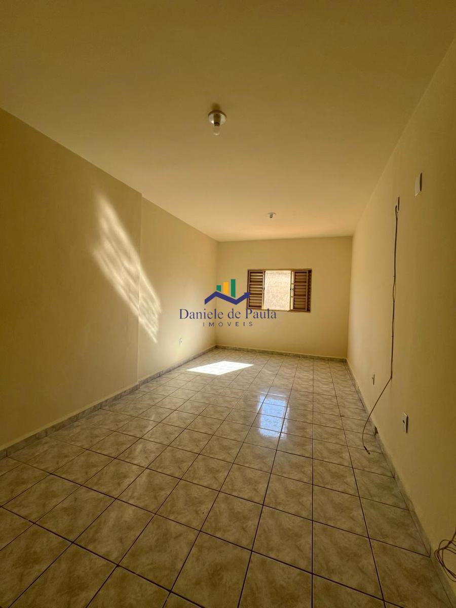 Casa, Conjunto Habitacional Bueno Franco, 4 Quartos, 2 Vagas, 2 Suítes