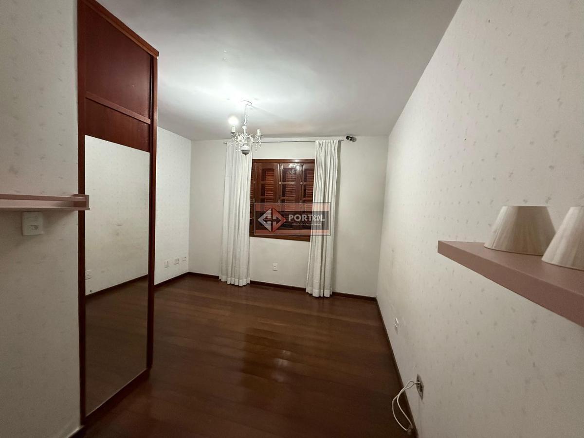 Casa Comercial, Itapoã, 5 Quartos, 4 Vagas, 2 Suítes