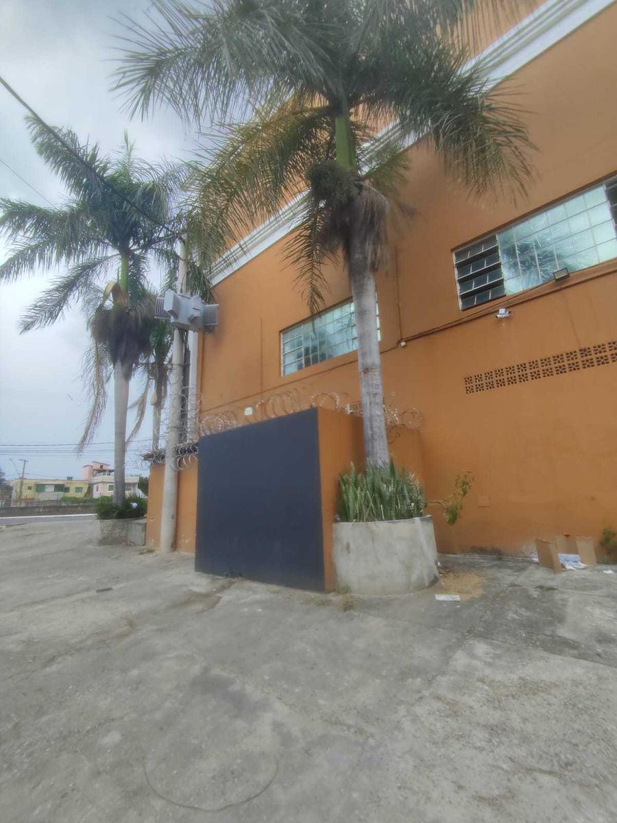 Galpão, Santa Terezinha, 0 Quarto, 10 Vagas