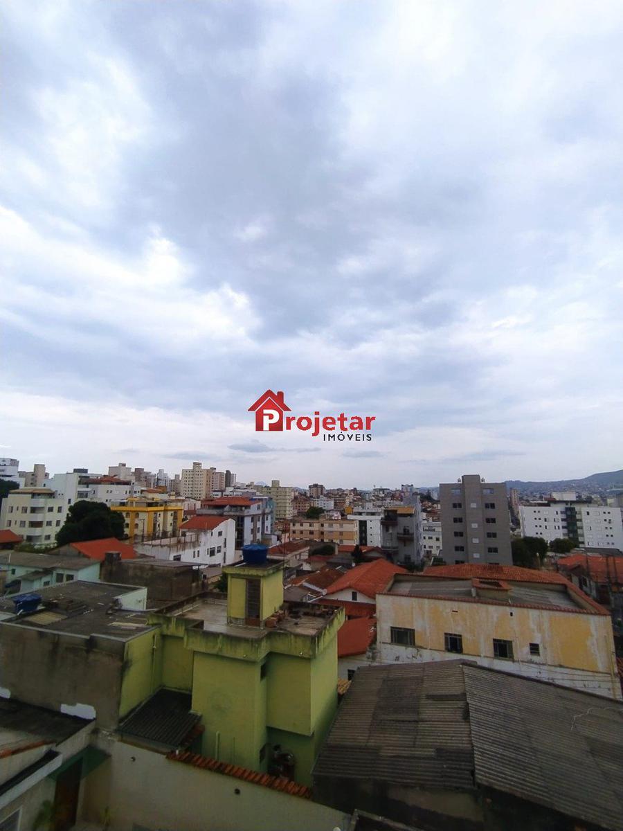 Apartamento, Sagrada Família, 3 Quartos, 2 Vagas, 1 Suíte