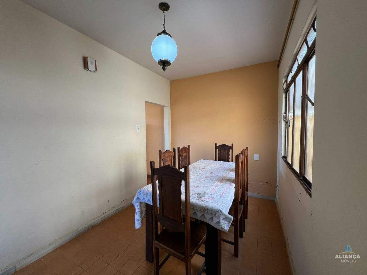 Casa, Centro, 3 Quartos, 4 Vagas, 2 Suítes