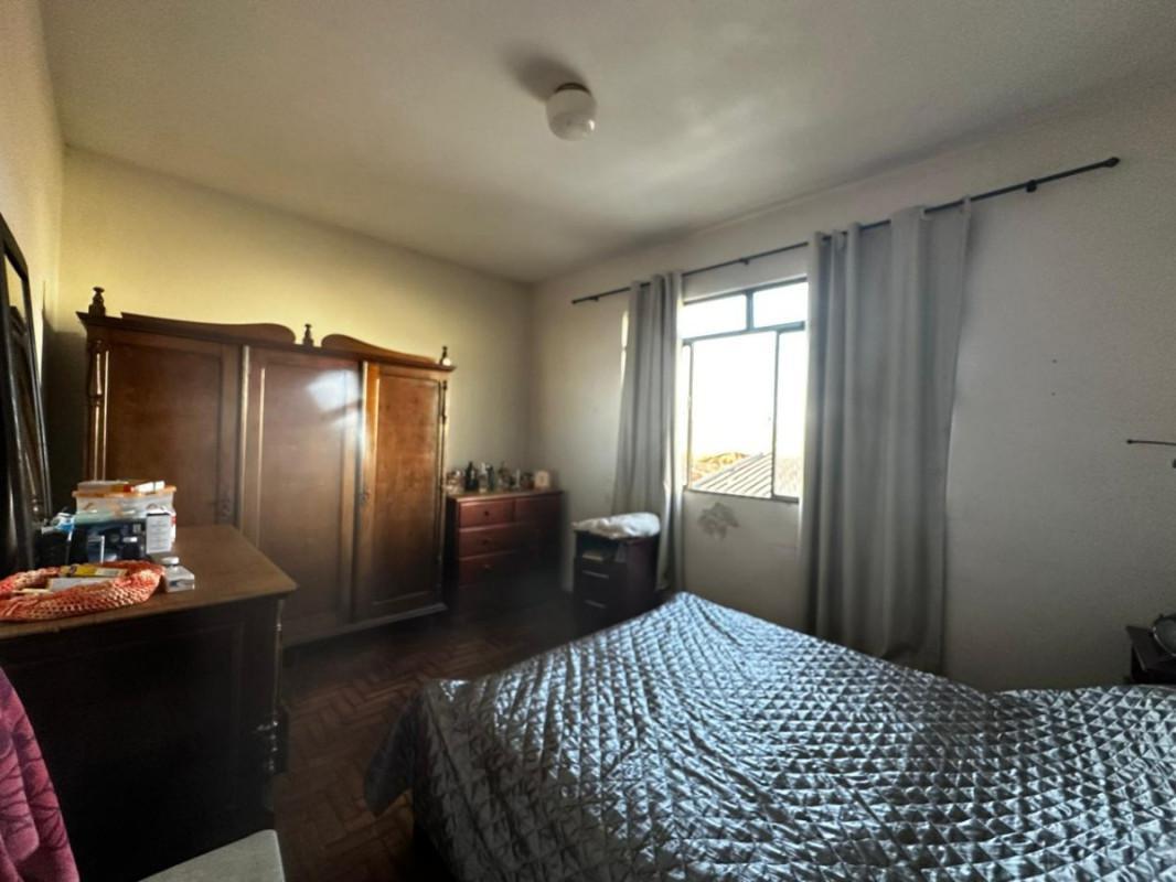 Casa, Centro, 5 Quartos, 2 Vagas