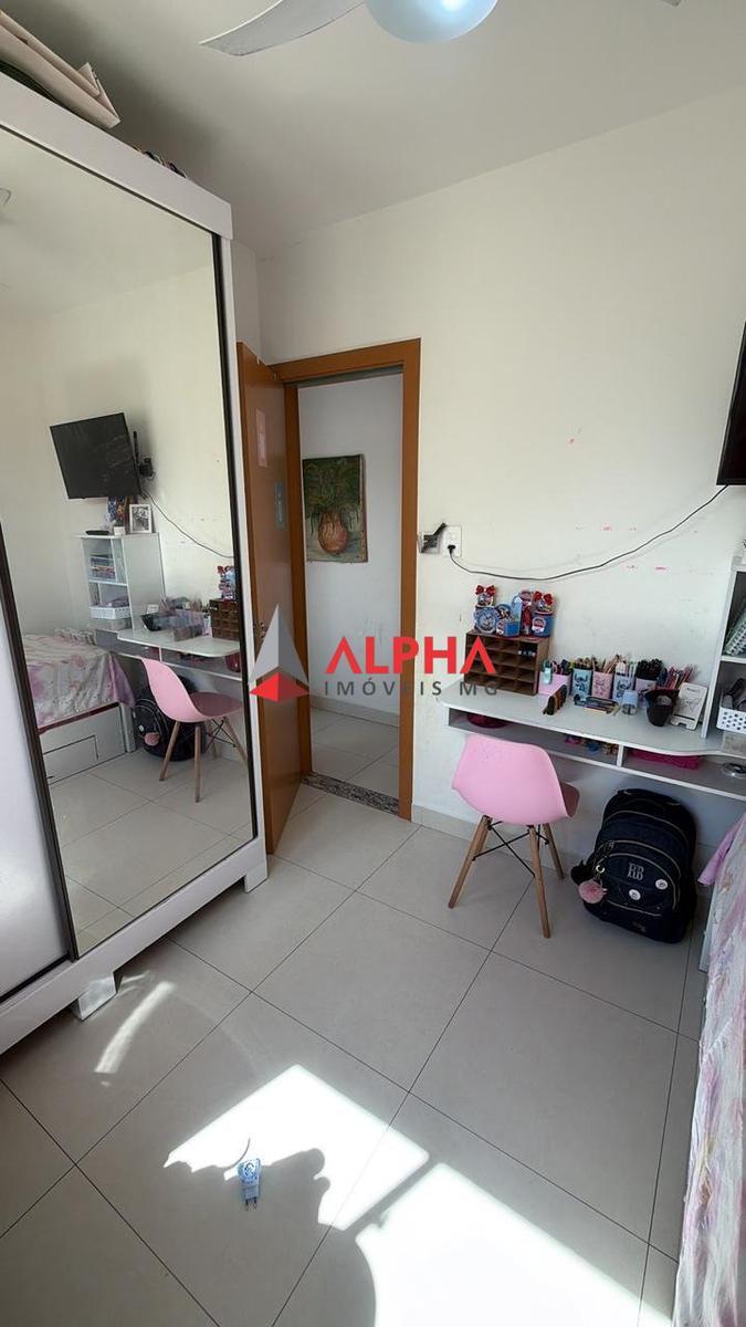 Apartamento, Miramar (barreiro), 2 Quartos, 1 Vaga