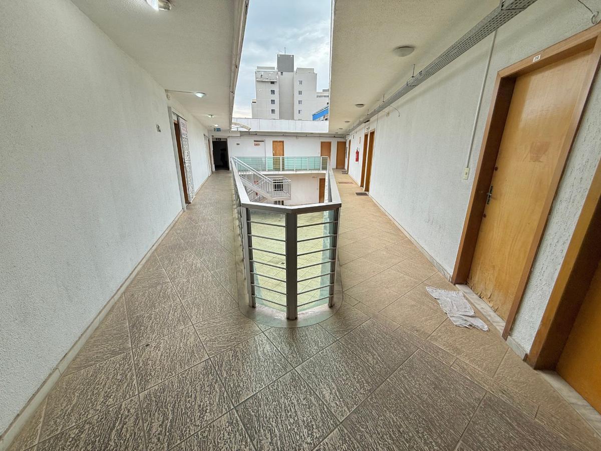 Sala, Liberdade, 0 Quarto, 13 Vagas