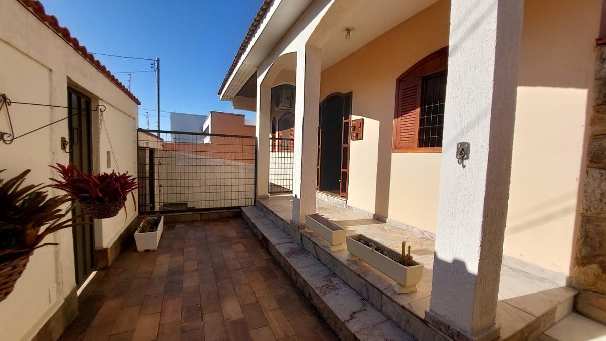 Casa, Jardim Europa, 3 Quartos, 3 Vagas, 1 Suíte