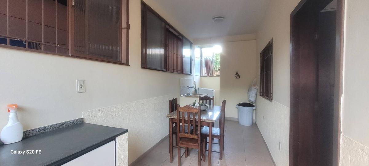 Casa, Quitandinha, 3 Quartos, 4 Vagas, 1 Suíte