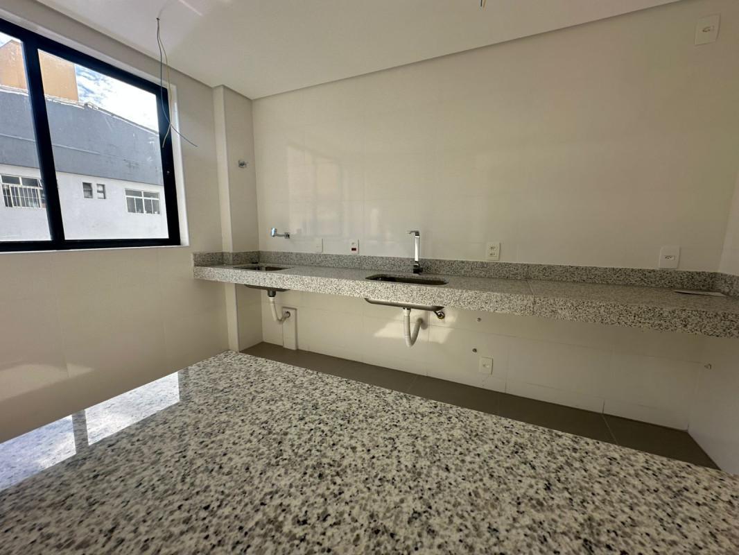 Apartamento, Sagrada Família, 3 Quartos, 2 Vagas, 1 Suíte