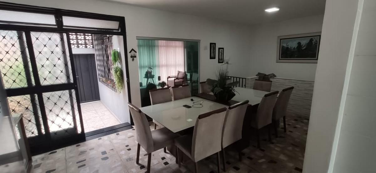 Casa, Floresta, 4 Quartos, 3 Vagas, 2 Suítes