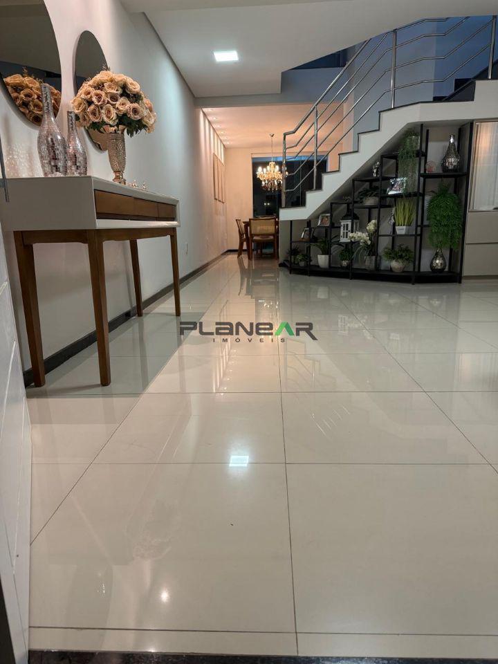 Casa, Europa, 3 Quartos, 4 Vagas, 1 Suíte