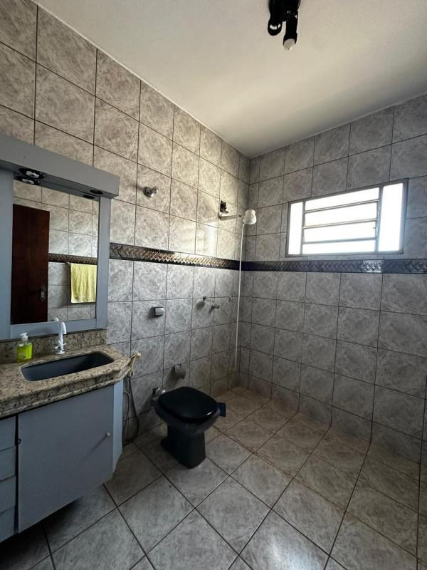 Apartamento, Centro, 5 Quartos, 0 Vaga, 1 Suíte