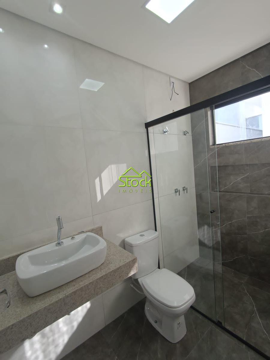 Casa, Jardim Imperial, 3 Quartos, 2 Vagas, 1 Suíte