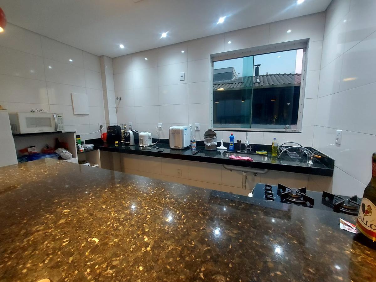 Cobertura, Arvoredo, 4 Quartos, 0 Vaga, 1 Suíte