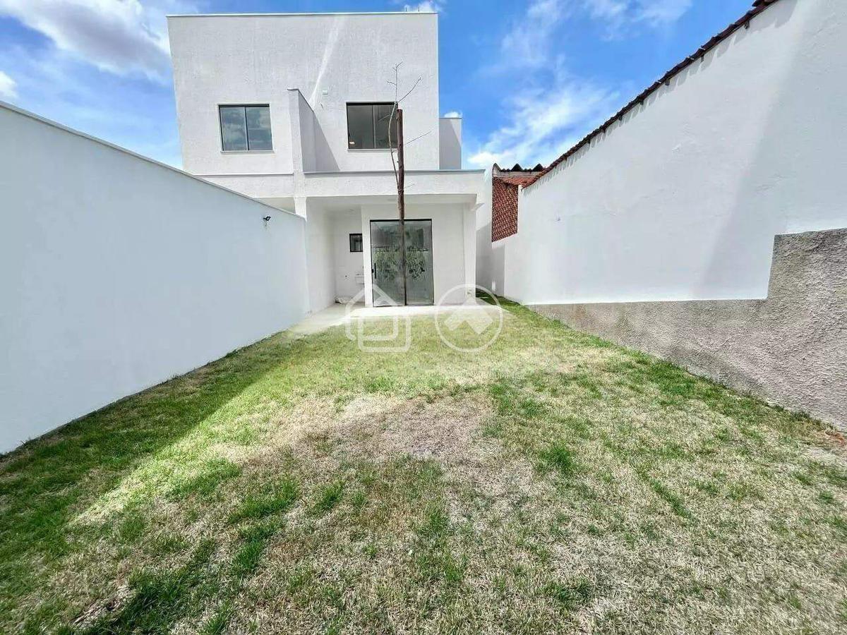 Casa, Planalto, 3 Quartos, 4 Vagas, 1 Suíte