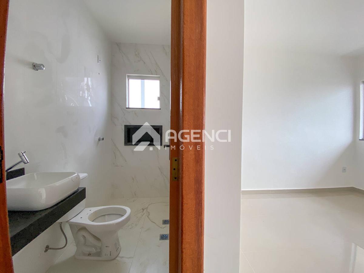 Casa, Cabral, 3 Quartos, 0 Vaga, 1 Suíte