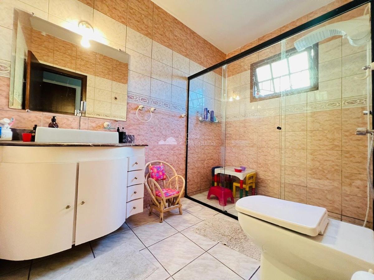 Casa, Santa Branca, 5 Quartos, 4 Vagas, 2 Suítes