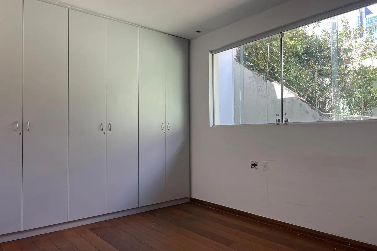 Casa, Santa Lúcia, 7 Quartos, 8 Vagas, 3 Suítes