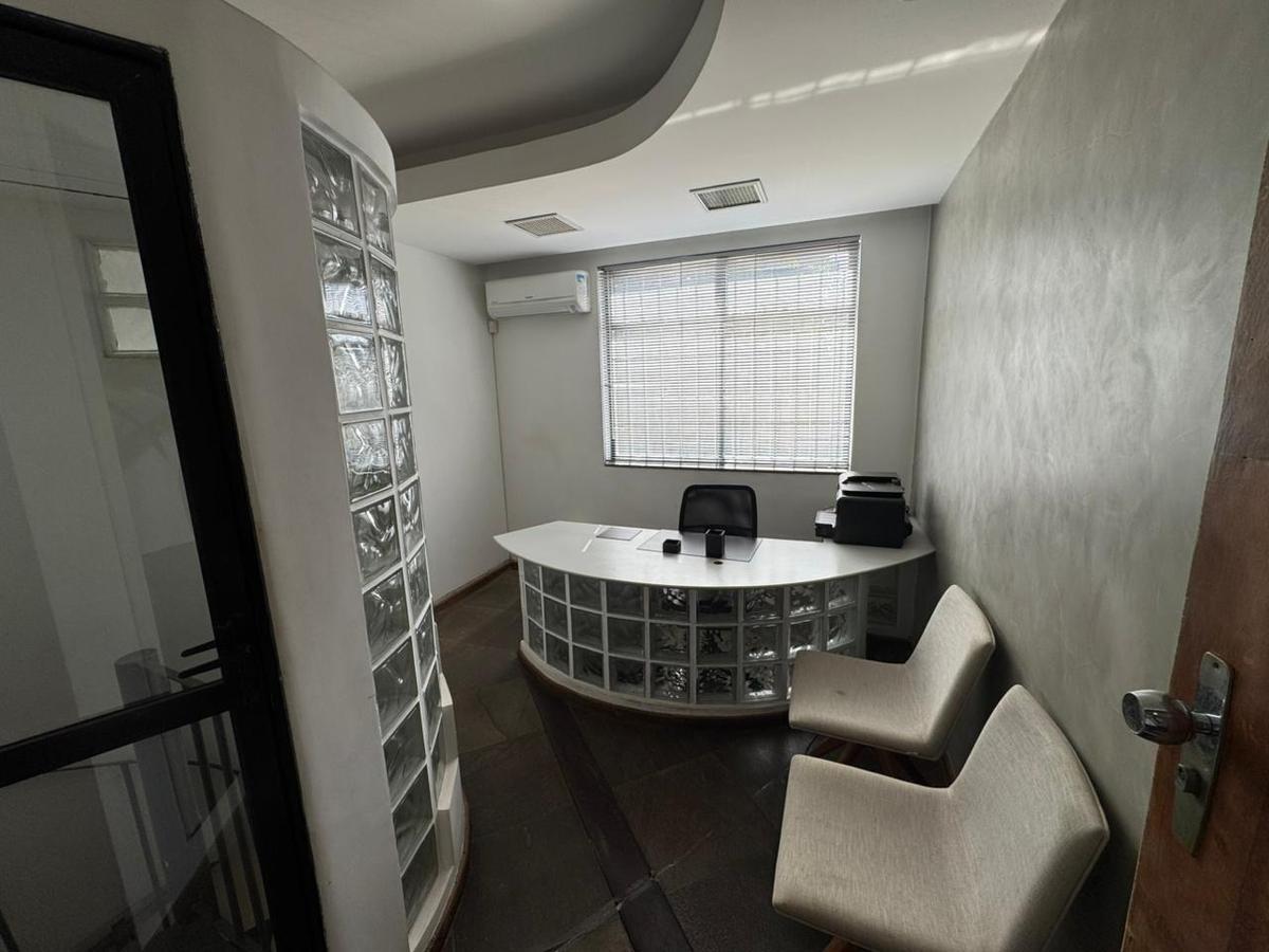 Prédio, Colégio Batista, 0 Quarto, 0 Vaga