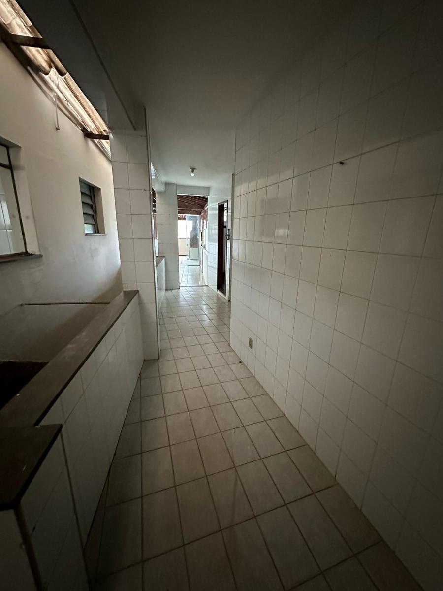 Casa, Centro, 4 Quartos, 0 Vaga