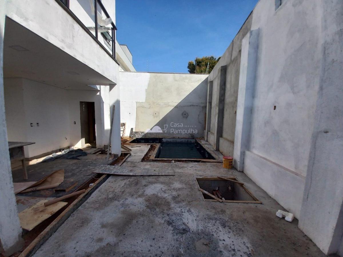 Casa, Trevo, 4 Quartos, 3 Vagas, 3 Suítes