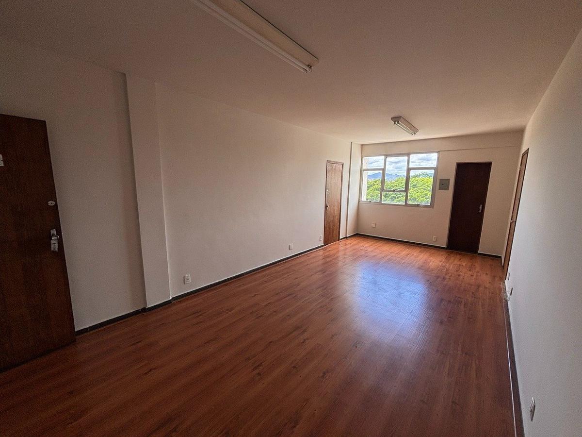 Sala, São José, 0 Quarto, 0 Vaga
