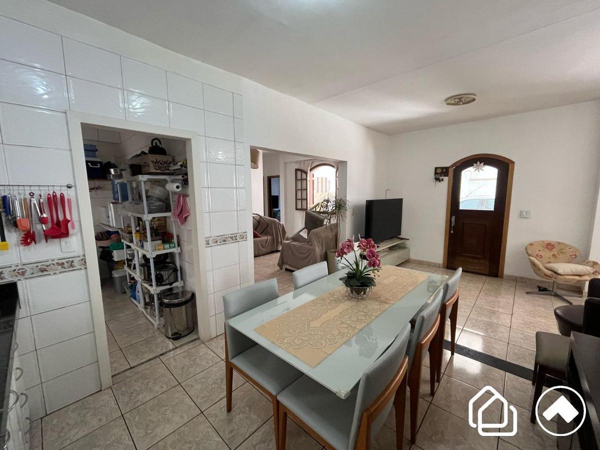 Casa, Buritis, 5 Quartos, 5 Vagas, 1 Suíte