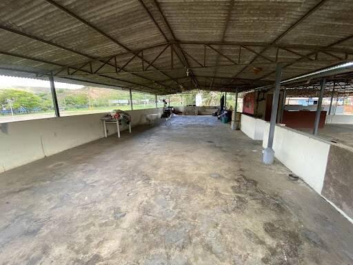 Casa, Caladinho, 4 Quartos, 7 Vagas, 1 Suíte