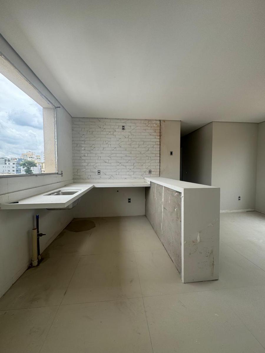 Cobertura, Sagrada Família, 2 Quartos, 2 Vagas, 1 Suíte