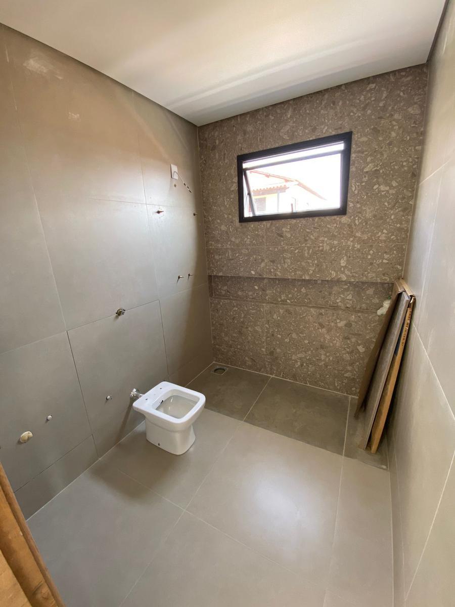 Casa, Santa Luiza, 4 Quartos, 6 Vagas, 2 Suítes