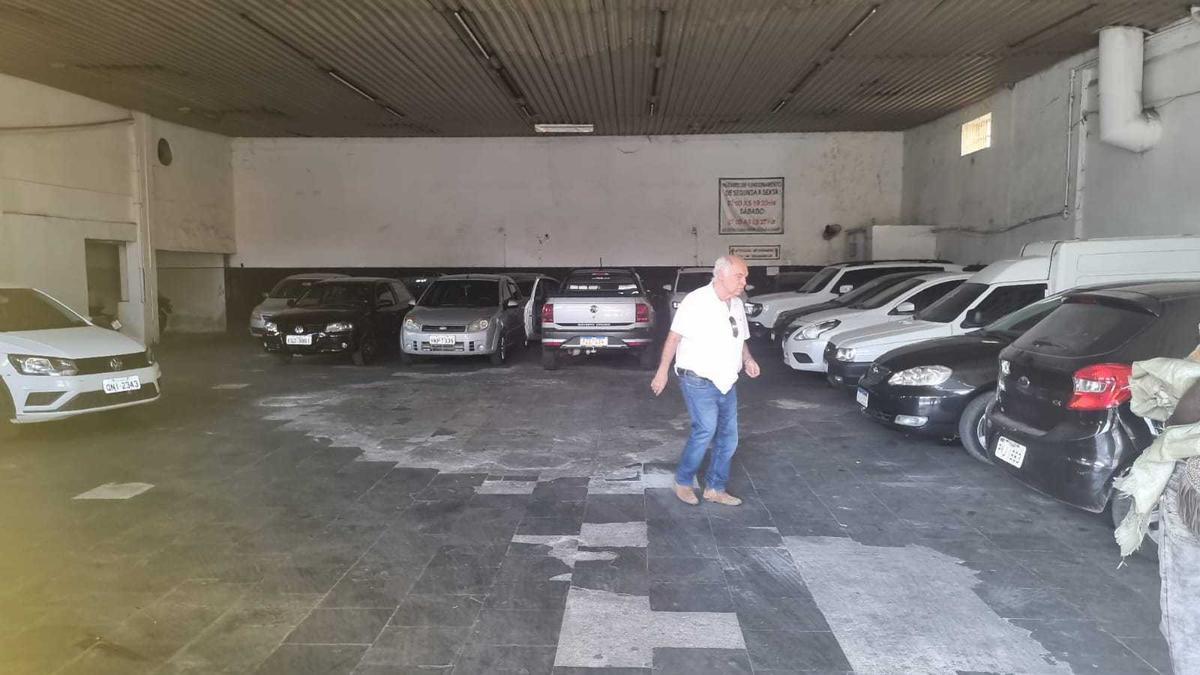 Prédio, Centro, 0 Quarto, 40 Vagas, 9 Suítes