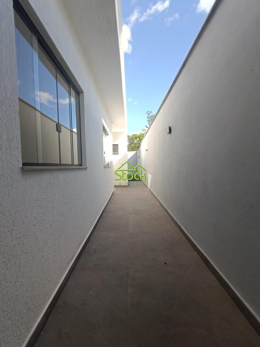 Casa, Jardim Imperial, 3 Quartos, 2 Vagas, 1 Suíte