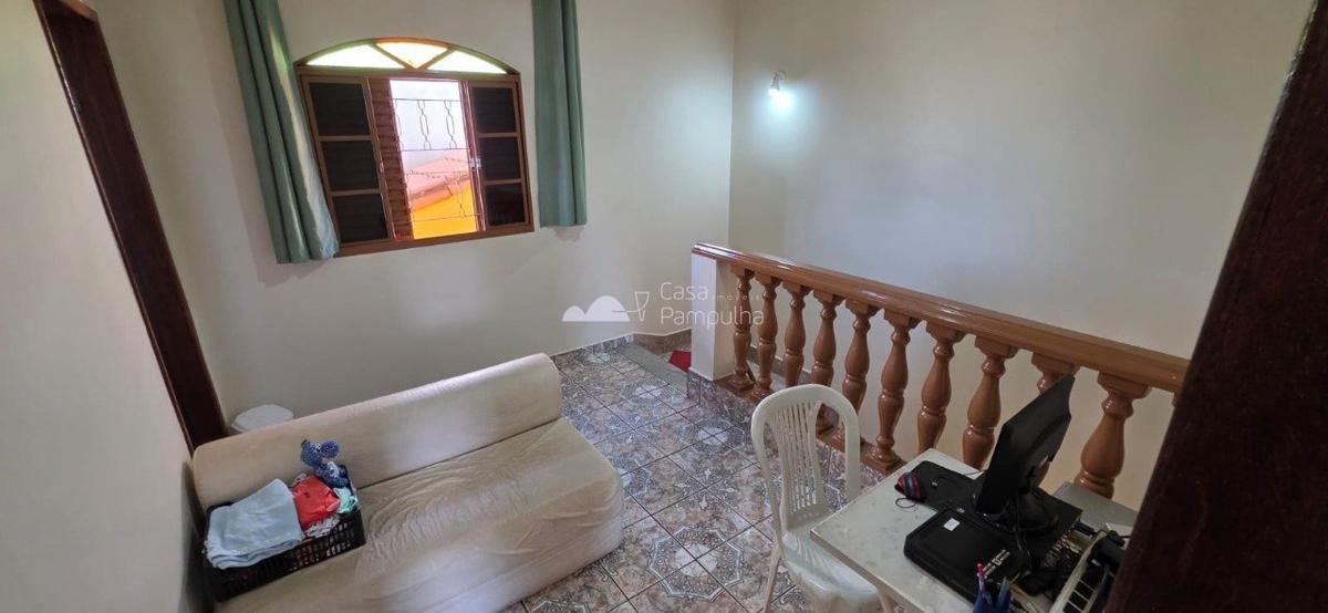 Casa, Trevo, 4 Quartos, 2 Vagas, 1 Suíte