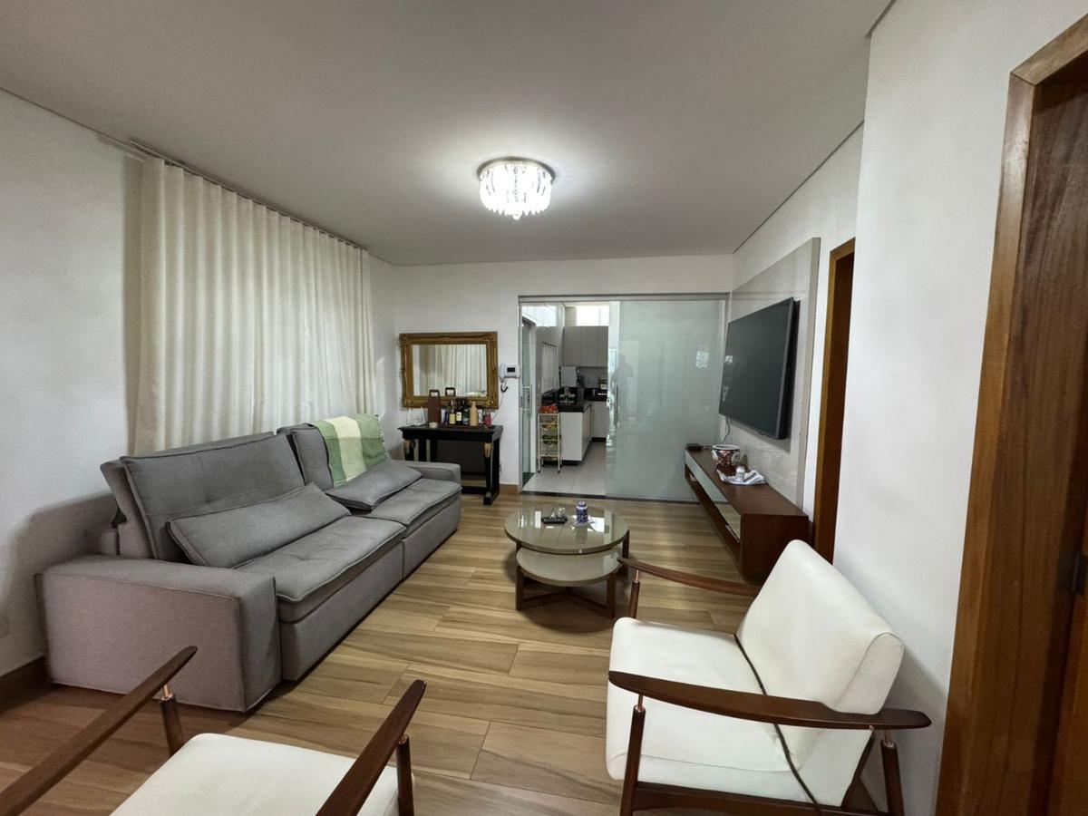 Casa, Floresta, 5 Quartos, 2 Vagas, 2 Suítes